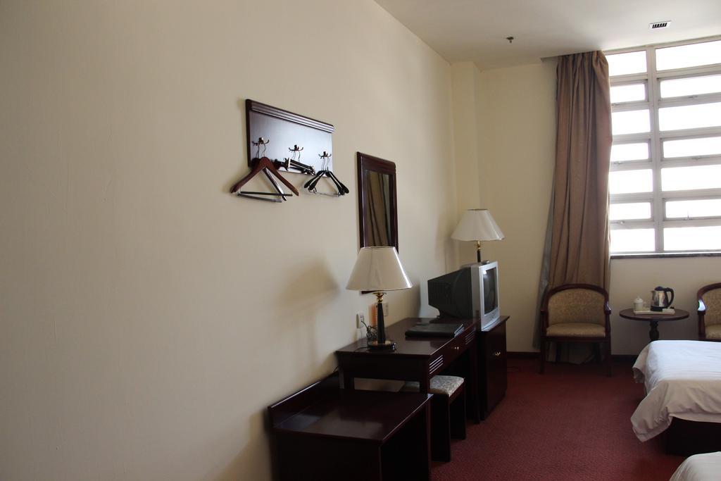 Super 8 Beijing Yizhuang Tianbao Hotel Ruang foto