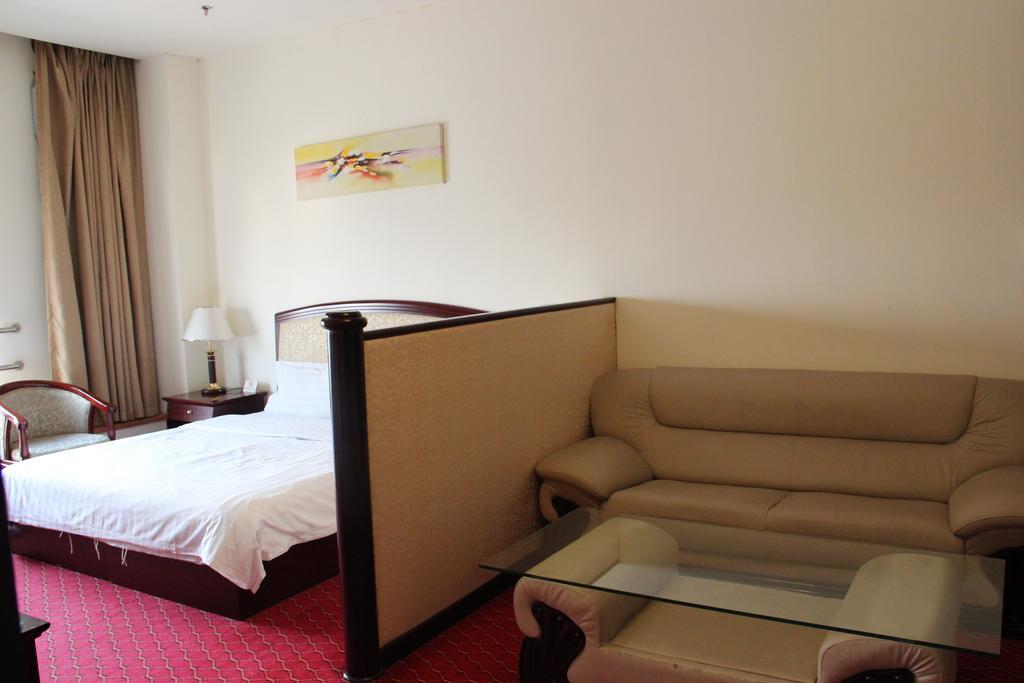 Super 8 Beijing Yizhuang Tianbao Hotel Ruang foto