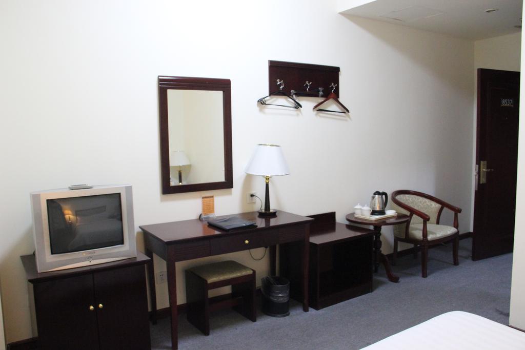 Super 8 Beijing Yizhuang Tianbao Hotel Ruang foto