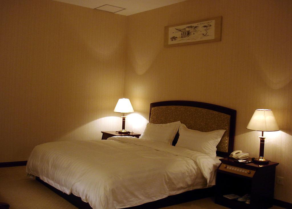 Super 8 Beijing Yizhuang Tianbao Hotel Ruang foto