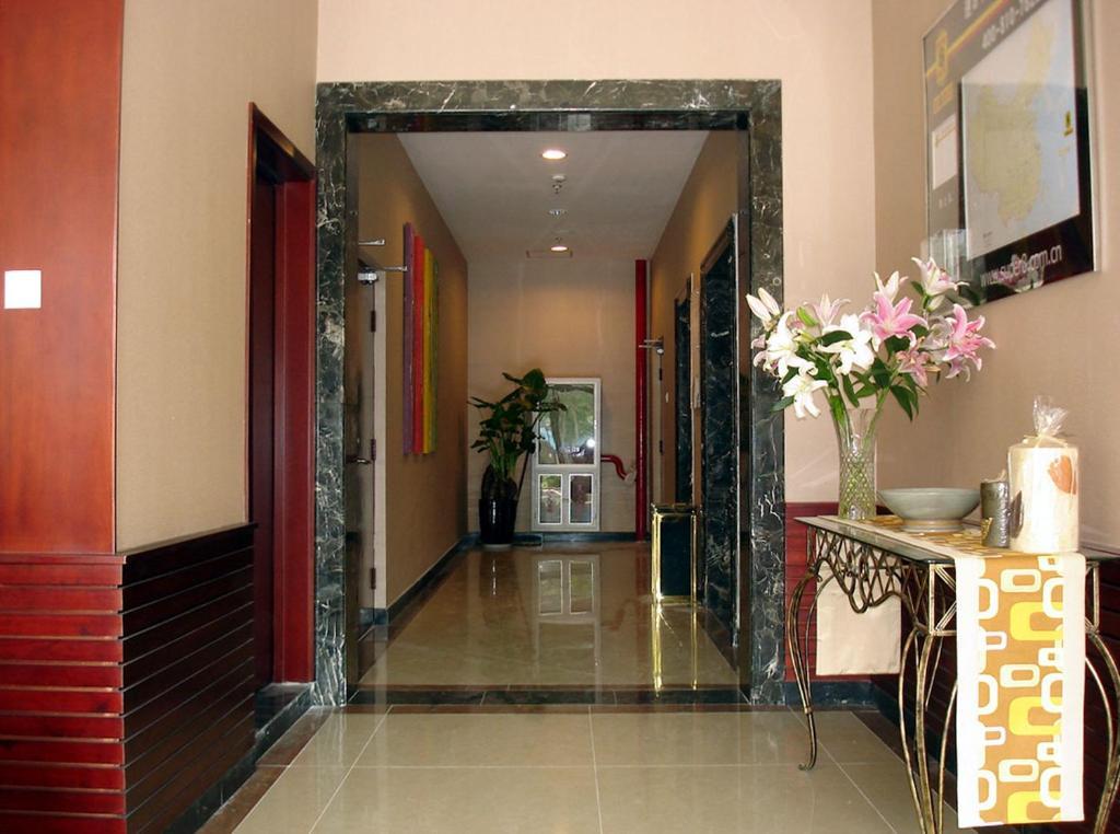 Super 8 Beijing Yizhuang Tianbao Hotel Bagian luar foto